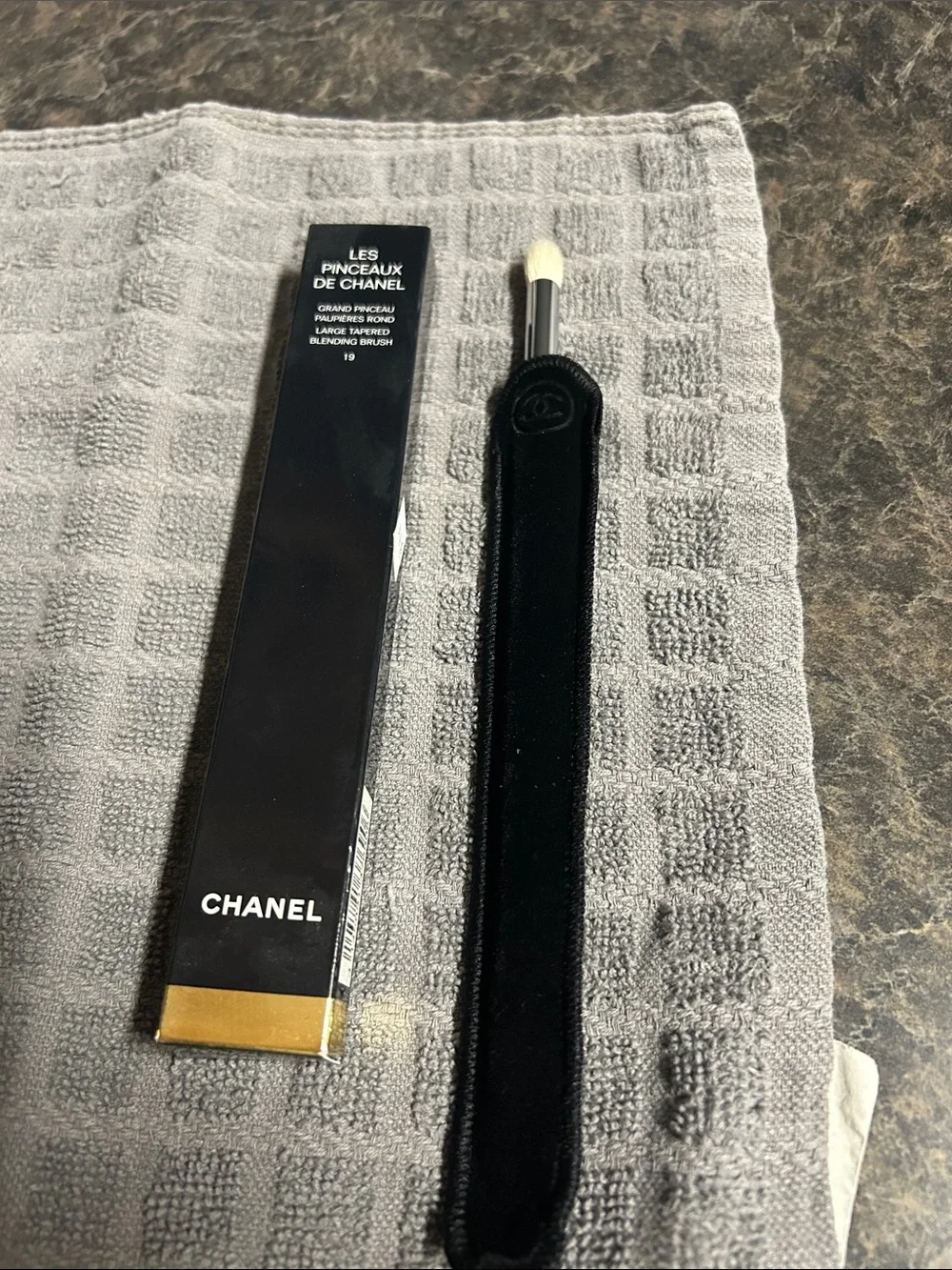 Chanel - Eye Shadow Blender Brush